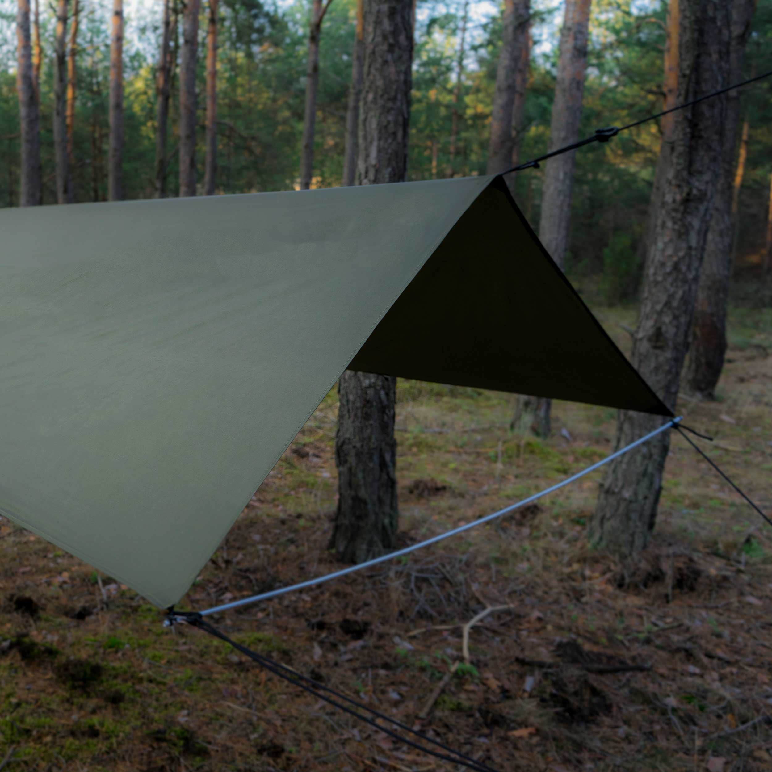 「Drip Shelf」 s.wood.works × TARPtoTARP Tarp TigerWood Żak 3,4 m x 1,6 m ze stelażem - sklep kolba.pl