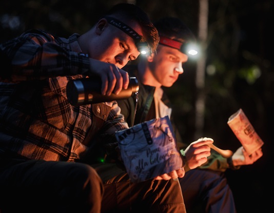 Lekka przekąska survivalowa – idealna żywność do plecaka trekkingowego