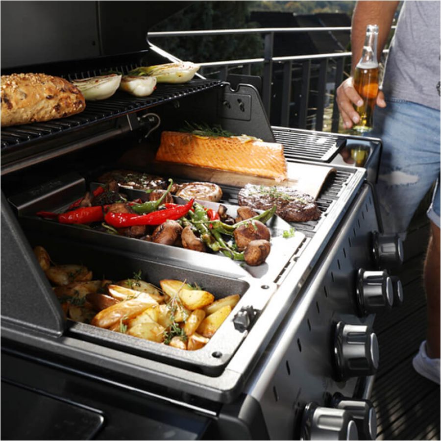 Broil King Crown 440 gas grill 4/8