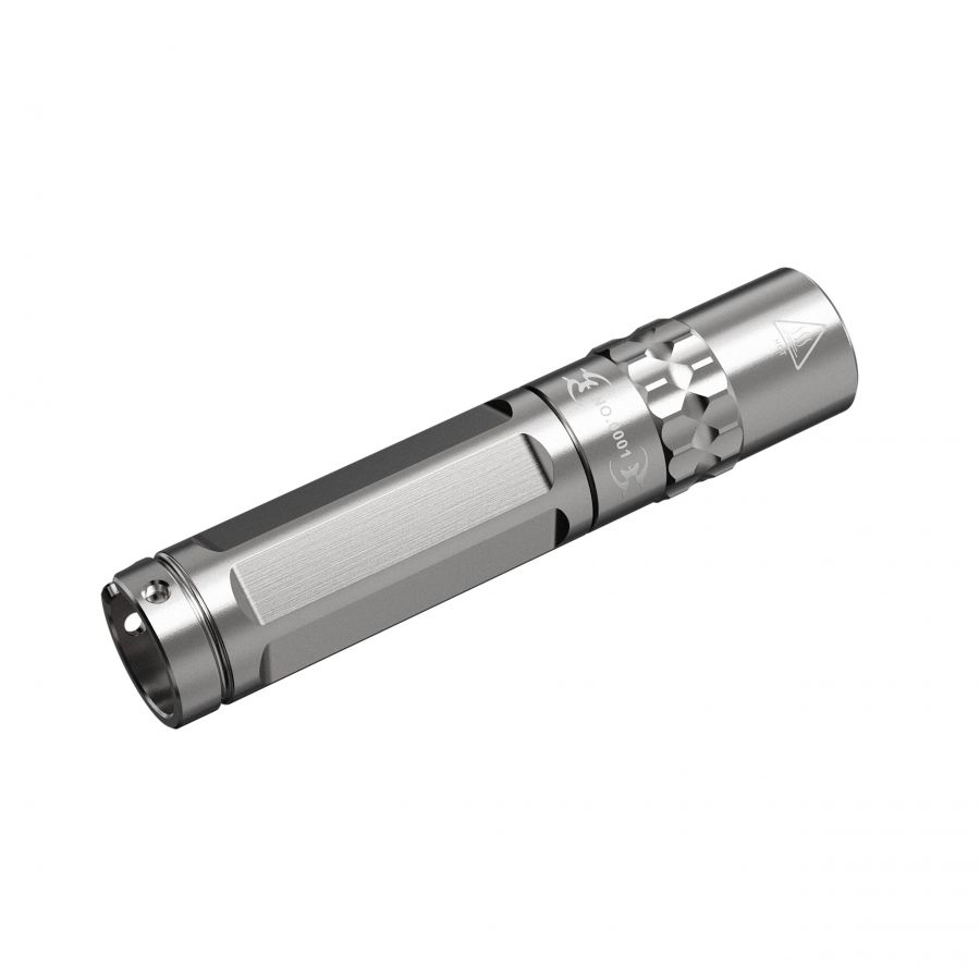 Fenix SilvGlow silver LED flashlight 4/5