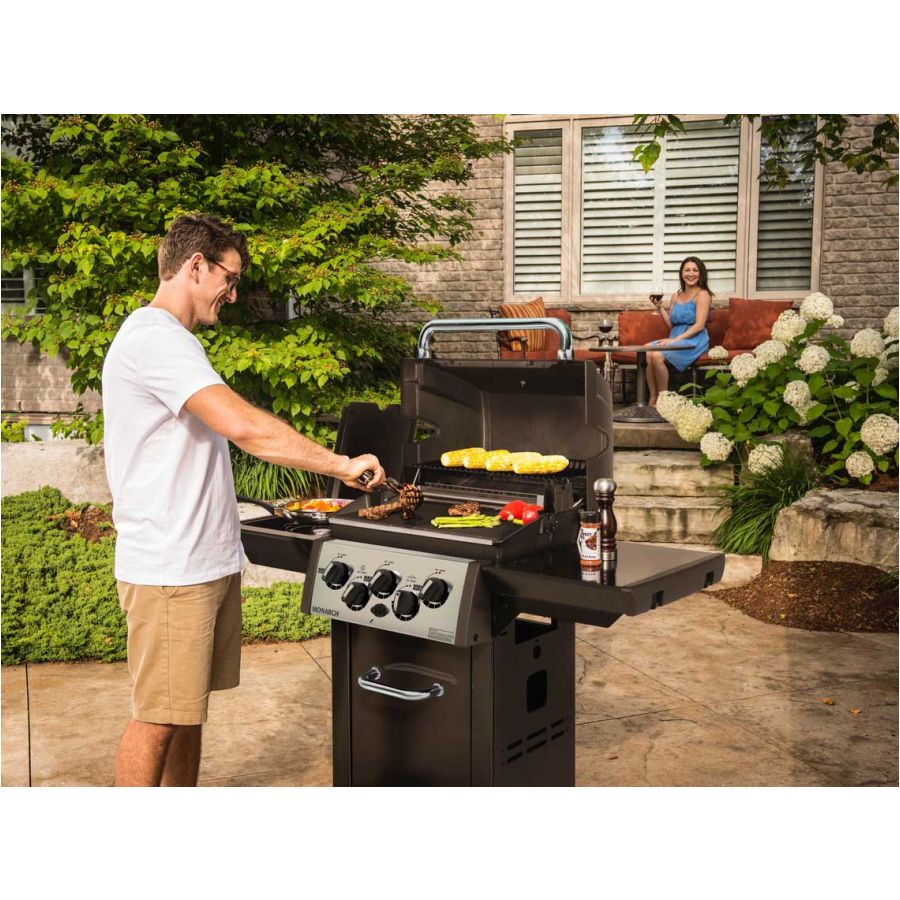 Broil king monarch outlet 390