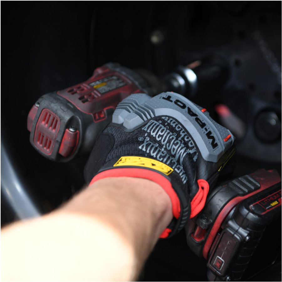 Mechanix Wear M-Pact gloves black and red 4/5