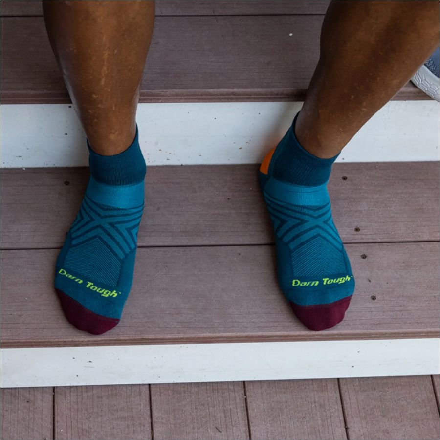 Men's Darn Tough Run Dark Te Running Socks 4/5