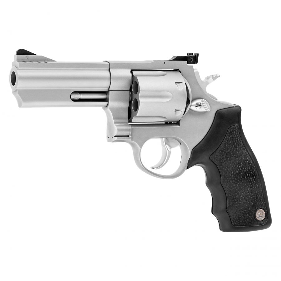 Taurus 44 cal. 44 Mag revolver, 4'', SS 3/4