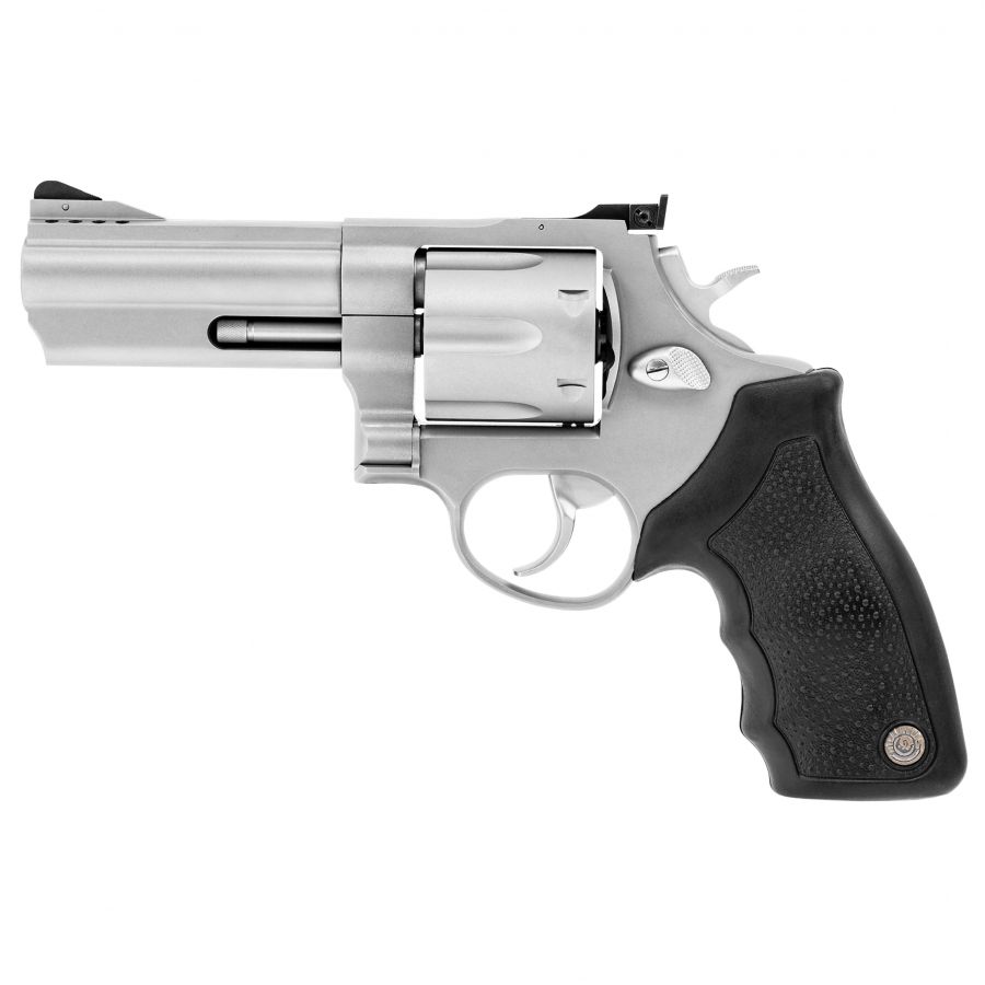 Taurus 44 cal. 44 Mag revolver, 4'', SS 1/4