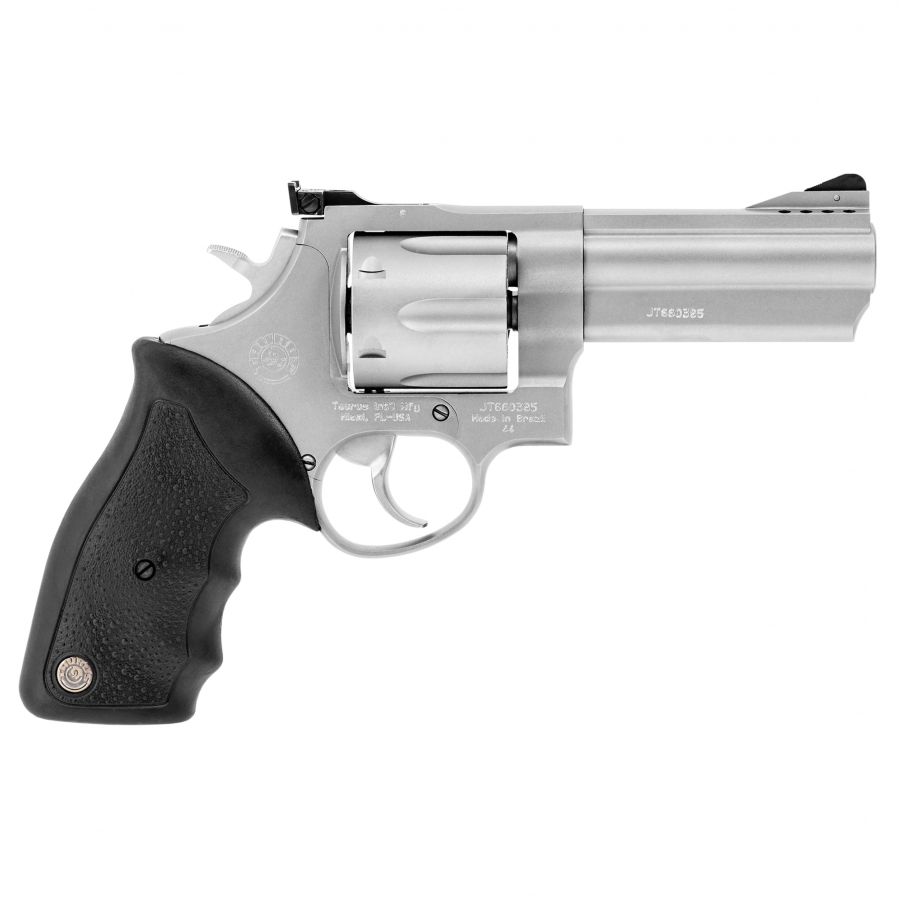 Taurus 44 cal. 44 Mag revolver, 4'', SS 2/4